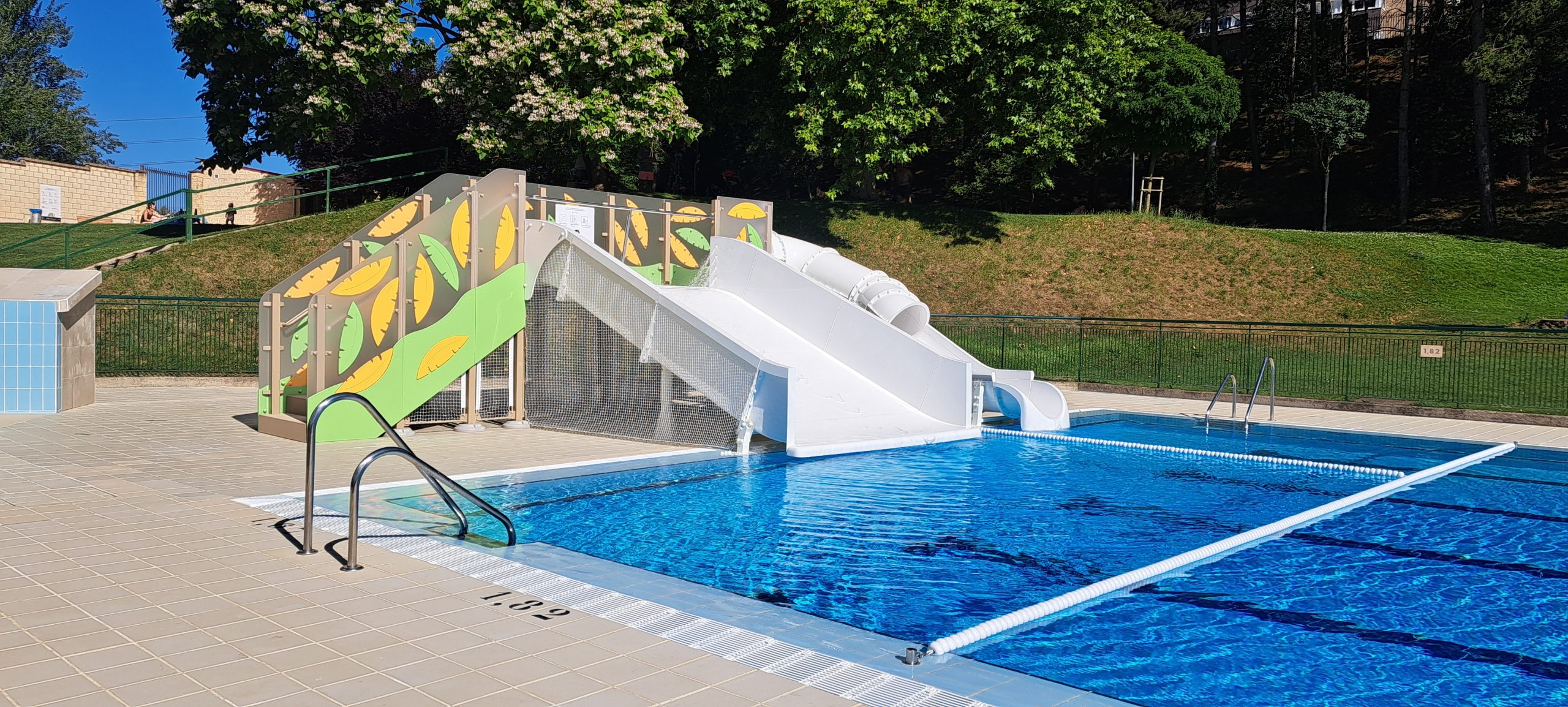 Lagunak estrena sus nuevos toboganes de verano: más diversión para todas las edades.